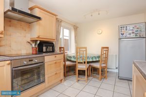 Kitchen / Breakfast Room- click for photo gallery